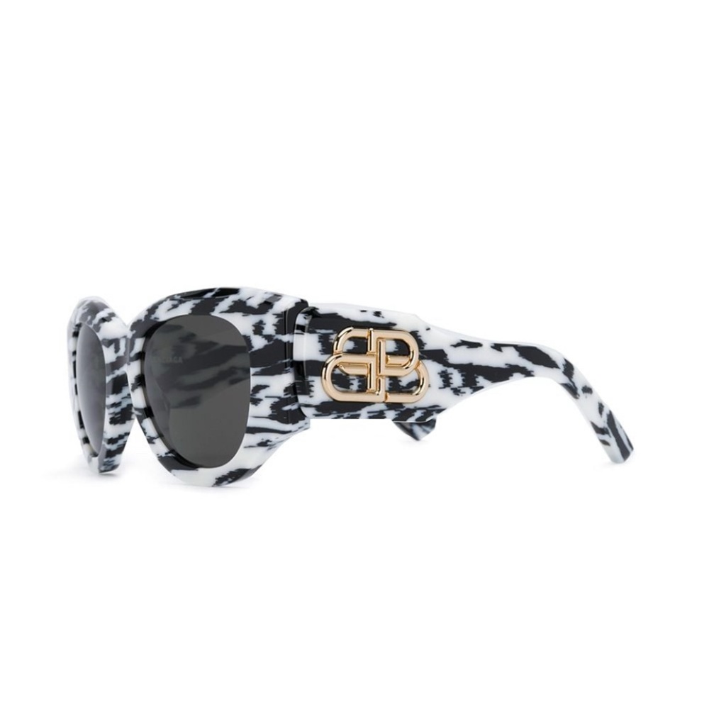 BALENCIAGA PARIS Cat eye frames Sunglasses black/ white (gently used)